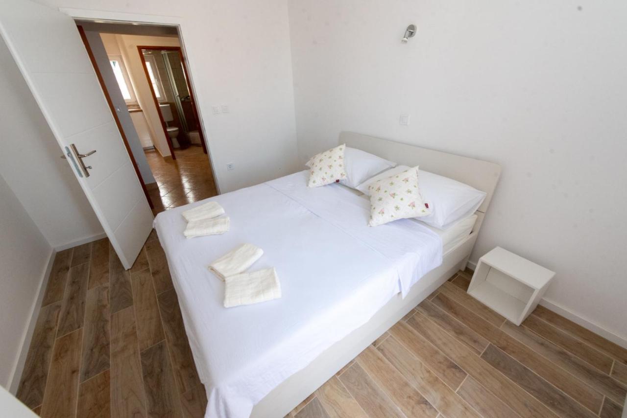 Charming Apartments Duce Omiš Esterno foto